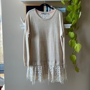 Free People / sweatshirt dress with lace